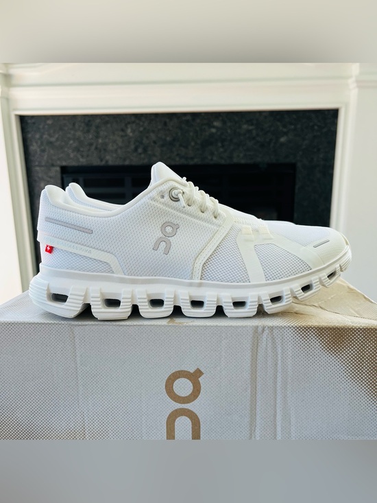 On Running Shoes - Sz 6.5 On Cloud 6 Women's Running Shoes All White 3WF10061200